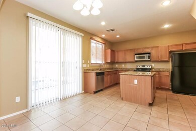 004-Dining_Room-2225933-small