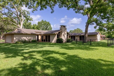 The entire back of this property is bordered by La