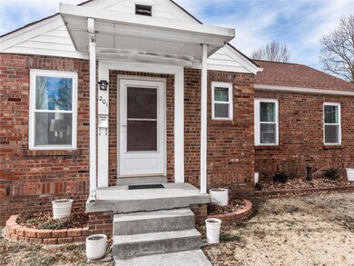 Covered Front Porch!