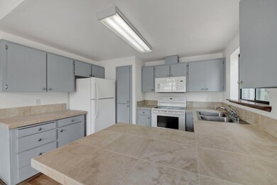 2926 NE Bluebell Ct-0022