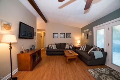 8507 Roseborough Rd, Louisville, KY 40228 - photo 4