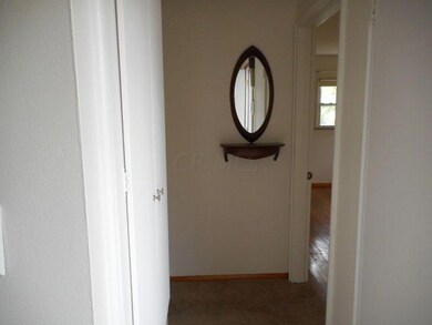 413 Bernhard Rd, Columbus, OH 43213 - photo 6