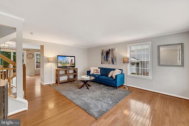 13813 Laura Ratcliff Ct, Centreville, VA 20121 - photo 4