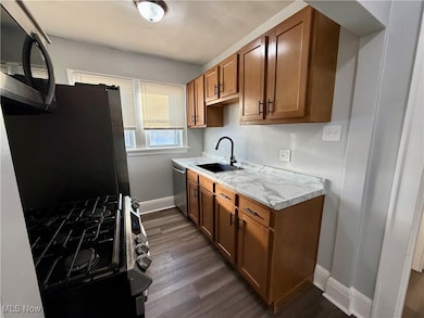 810 Thayer St unit 2, Akron, OH 44310 - photo 5