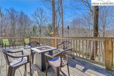large deck to enjoy the cool mountain air