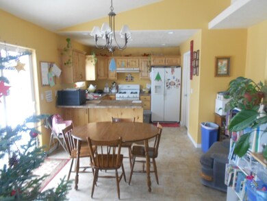Dining & Kitchen