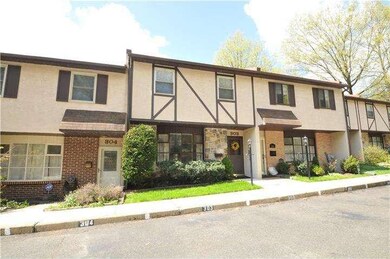 303 Woodside Cir unit 21, Dresher, PA 19025 - photo 2