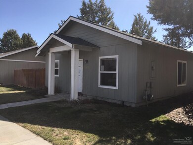 20667 Honeysuckle Ln, Bend, OR 97702 - photo 2