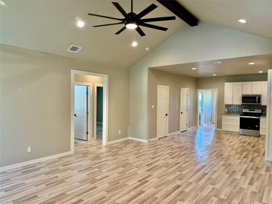 819 Arkansas River Dr, Granbury, TX 76048 - photo 4