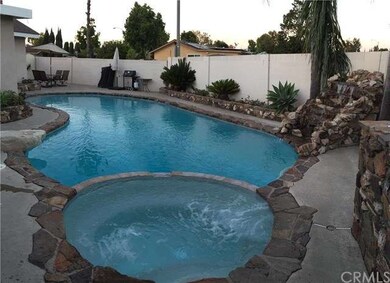 Enjoy your summer days around the sparkling pool a