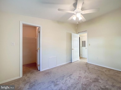 529 Honeysuckle Ct, New Hope, PA 18938 - photo 5