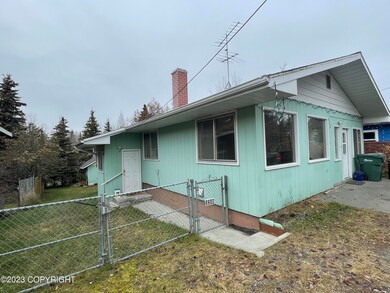 3208 Doris St unit A, Anchorage, AK 99517 - photo 2
