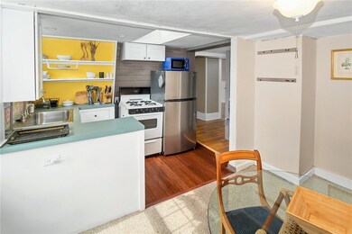 7 Bull St unit 3, Newport, RI 02840 - photo 4