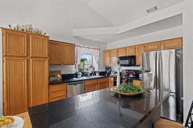 Upgraded Deluxe Kitchen with brand new Quartz coun