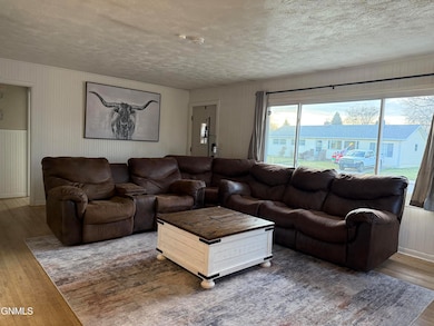 1232 8th Ave W, Williston, ND 58801 - photo 5