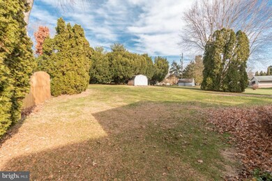 27 Walnut Dr, Ephrata, PA 17522 - photo 2