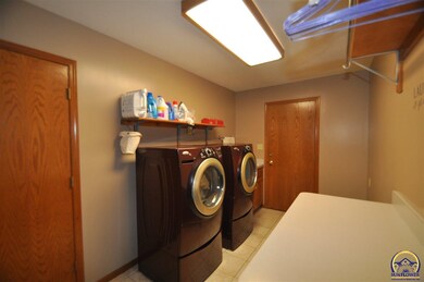 5635 SW 61st St, Topeka, KS 66619 - photo 7