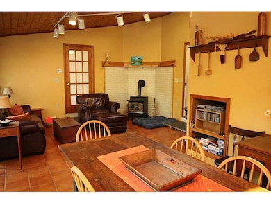 66 Greenwood Dr, Wakefield, RI 02879 - photo 5