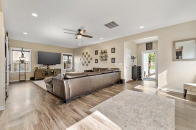 Living Room-1619 Metcalfe Ave - 03