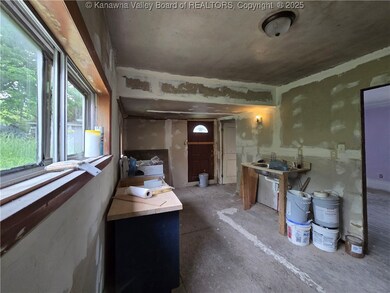 1620 Red Oak St, Charleston, WV 25387 - photo 7