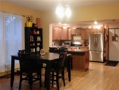 512 E Pearl St, Wapakoneta, OH 45895 - photo 5