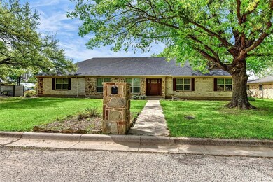 301 Texoma Dr, Whitesboro, TX 76273 - photo 2