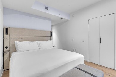 The Elser unit 4507, Miami, FL 33132 - photo 4