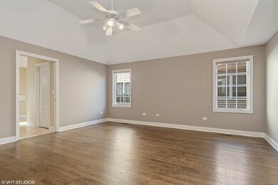 355 S Columbia St, Naperville, IL 60540 - photo 5