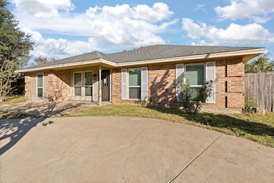 119 Liesa St, Alvarado, TX 76009 - photo 4
