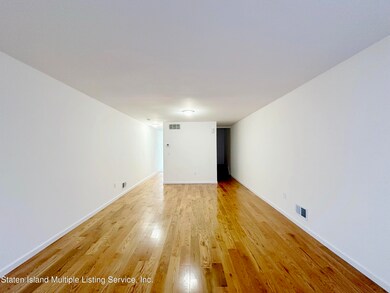 31 Scenic Ln, Staten Island, NY 10304 - photo 6