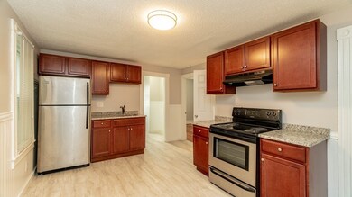 556 Springfield St, Chicopee, MA 01013 - photo 4