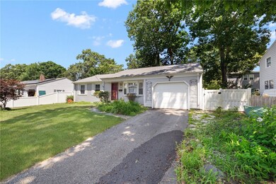 22 Stoneham Dr, Riverside, RI 02915 - photo 4