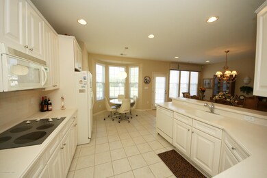 15-Kitchen-15 Red Coat Pl