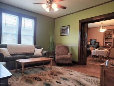 3-Living to Dining