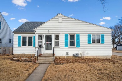 931 Byron Ave, Waterloo, IA 50702 - photo 2