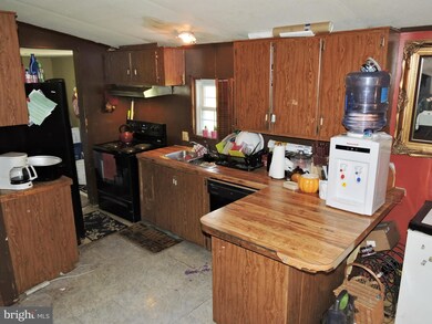 81 Melbourne Ct, Bunker Hill, WV 25413 - photo 5