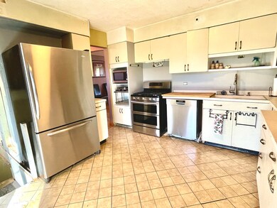 1214 N Crabtree Ln, Mount Prospect, IL 60056 - photo 2