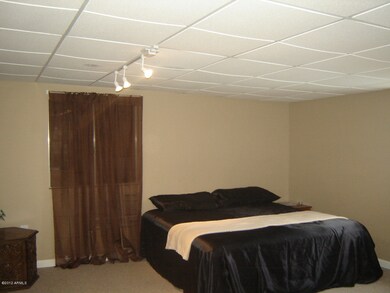 Hugh bonus room