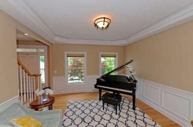 783 Waldens Pond Rd, Albany, NY 12203 - photo 3