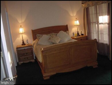 11034 Birchtree Ln, Laurel, MD 20723 - photo 7