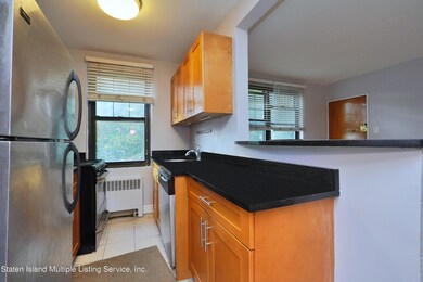 70-13 Park Dr E unit A, Flushing, NY 11367 - photo 6