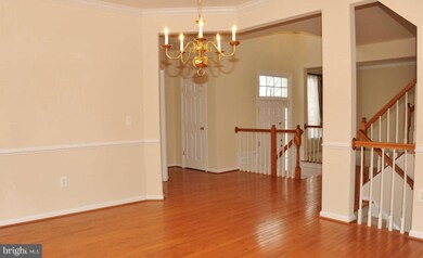 7203 Lyndam Hill Cir, Lorton, VA 22079 - photo 5