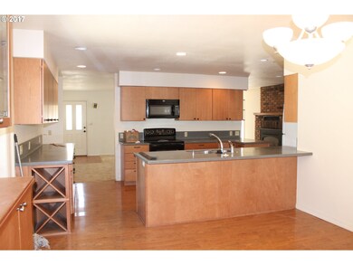 306 Adams Dr, Canyon City, OR 97820 - photo 6