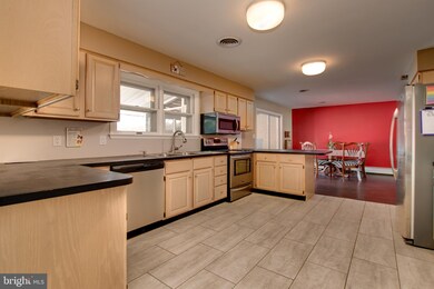 1099 Twin Lakes Dr, Harrisburg, PA 17111 - photo 7