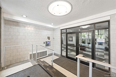 2736 Independence Ave unit 4A, Bronx, NY 10463 - photo 4