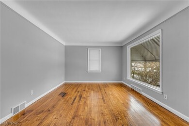 19512 Maple Heights Blvd, Maple Heights, OH 44137 - photo 3