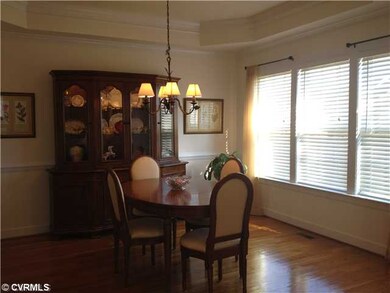 Dining Room - Formal Dining Rm w/ Trey Ceiling, Cr