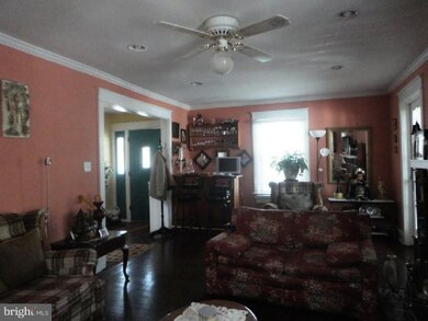 37 Maple Ave, Upper Darby, PA 19082 - photo 5