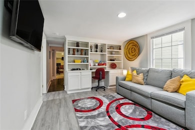 Built in shelving and TV