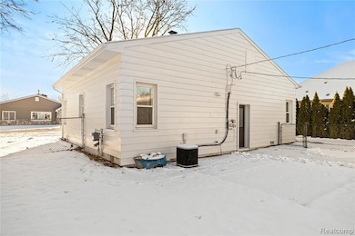 65 Algansee Dr, Troy, MI 48083 - photo 6